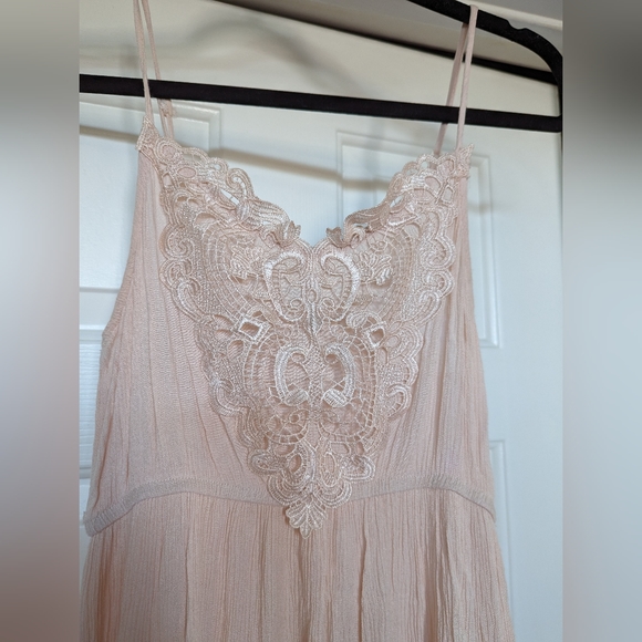 🩷 Flowy Dusty Pink Dress - Picture 3 of 5